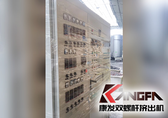 性?xún)r(jià)比更勝一籌的全新一代康發(fā)sjsh系列雙螺桿混煉擠出機(jī)。