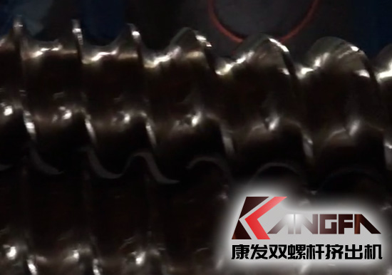 康發(fā)雙螺桿擠出機螺桿優(yōu)異的自潔性能視頻展示,同時具備優(yōu)異的混合性能