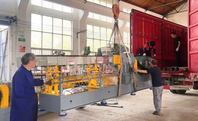康發(fā)JSH-65/150雙階式單、雙螺桿擠出機(jī)組系列成功發(fā)貨！致力為客戶提供定制化生產(chǎn)解決方案！